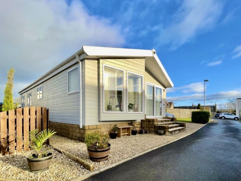 25 Willow Park, Lochlibo Road, Burnhouse, KA15 1LF, UK