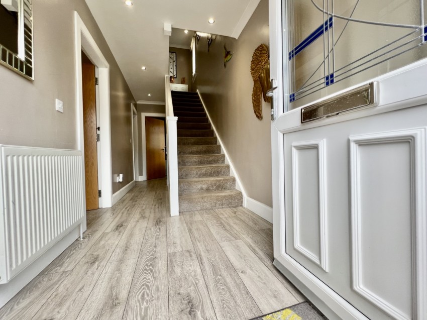 Images for 4 Duffield Drive, Largs