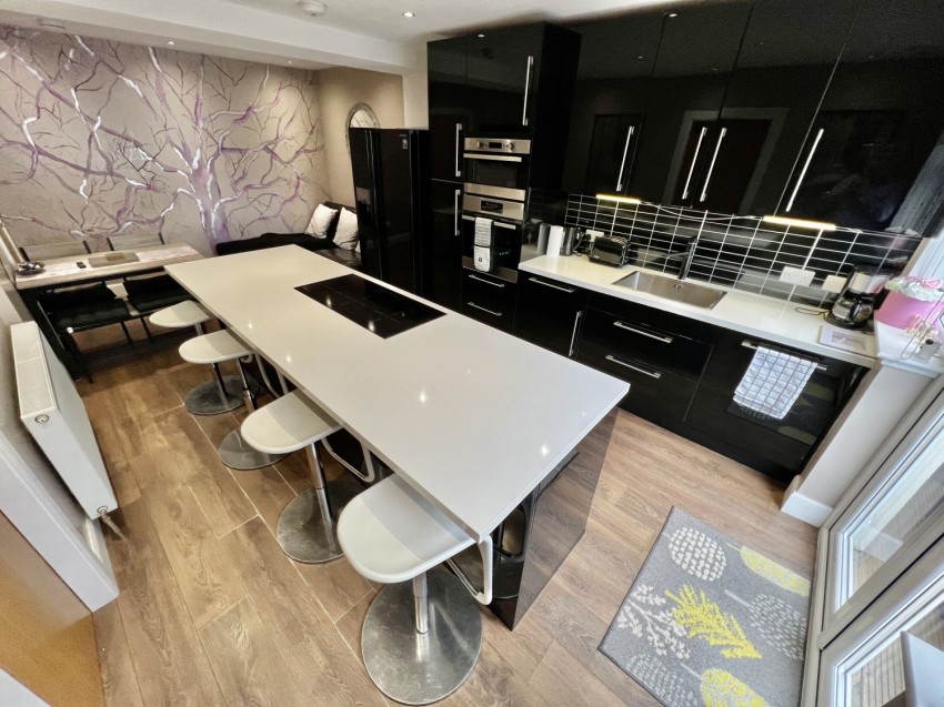 Images for 4 Duffield Drive, Largs