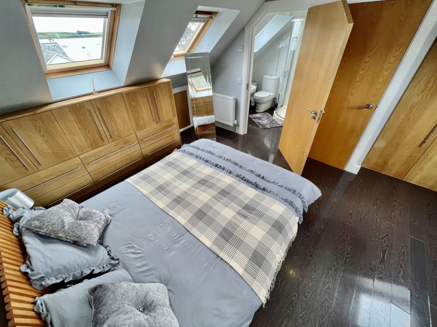 Images for 4 Duffield Drive, Largs