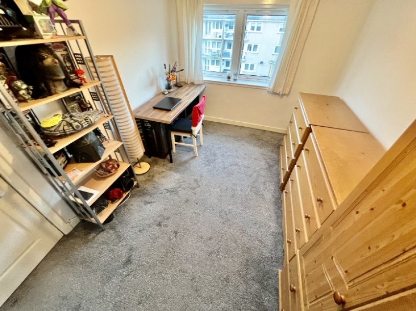 Images for Flat 2/2 1 Sir Michael Place, Paisley, Renfrewshire, PA1 2HR, UK