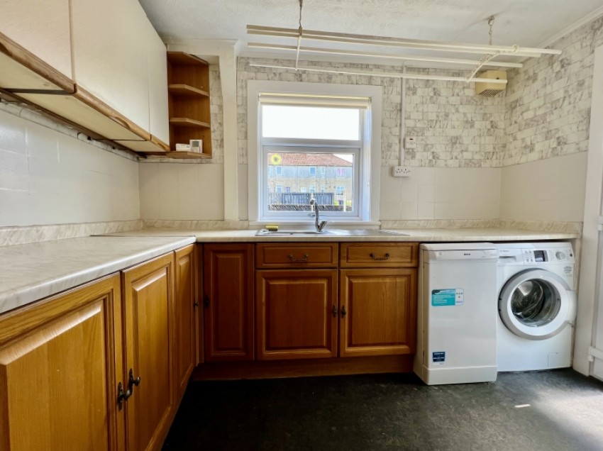 Images for 32 Blackthorn Avenue, Beith, Ayrshire, KA15 2AR, UK