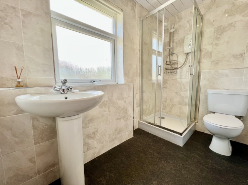 Images for 32 Blackthorn Avenue, Beith, Ayrshire, KA15 2AR, UK