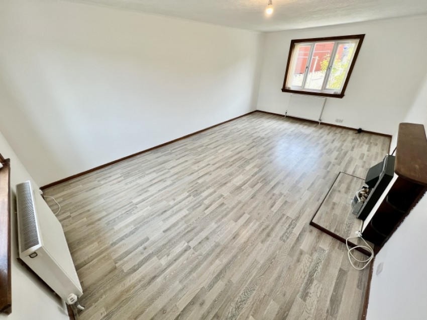 Images for 32 Blackthorn Avenue, Beith, Ayrshire, KA15 2AR, UK