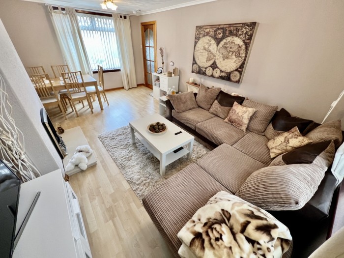 View Full Details for 48 Meadowside, Beith - EAID:1234, BID:1234