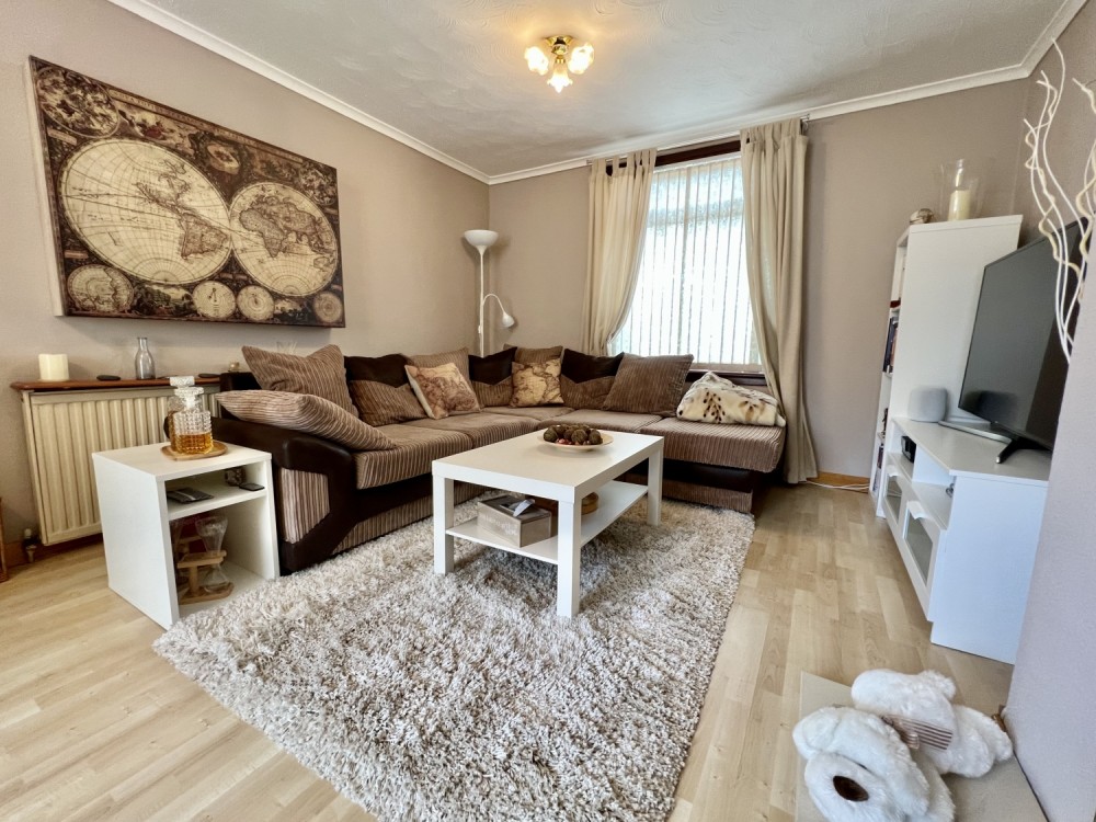 Images for 48 Meadowside, Beith EAID:1234 BID:1234