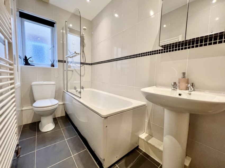 Images for 45 Inglewood Crescent, Paisley, Renfrewshire, PA2 0PQ, UK