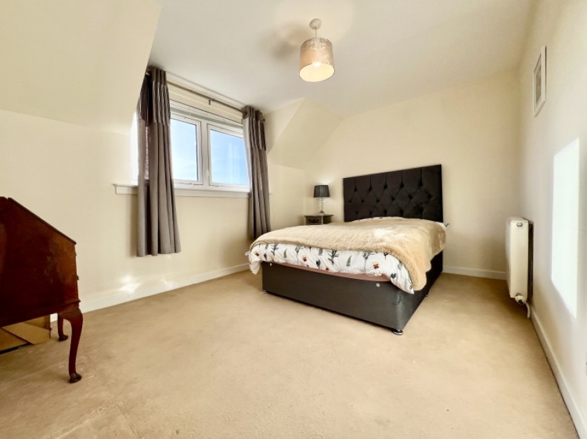 Images for 46 High Street, Lochwinnoch, Renfrewshire, PA12 4AA, UK