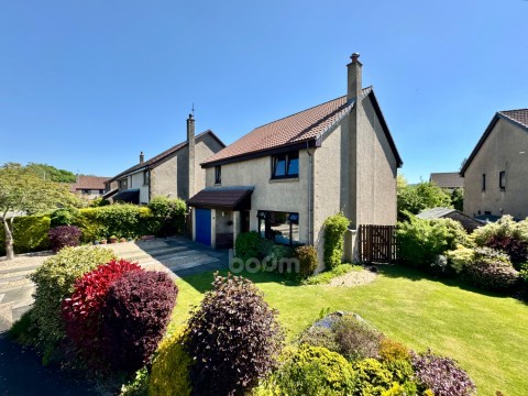 View Full Details for 14 Station Rise, Lochwinnoch