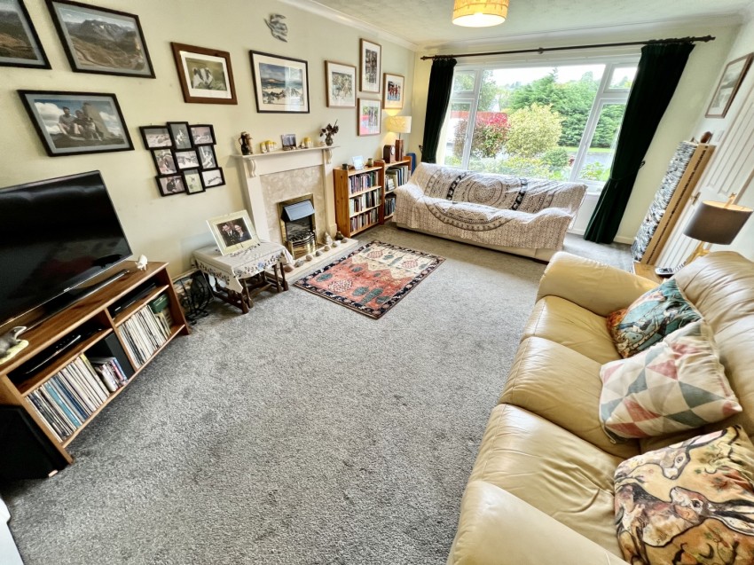 Images for 14 Station Rise, Lochwinnoch
