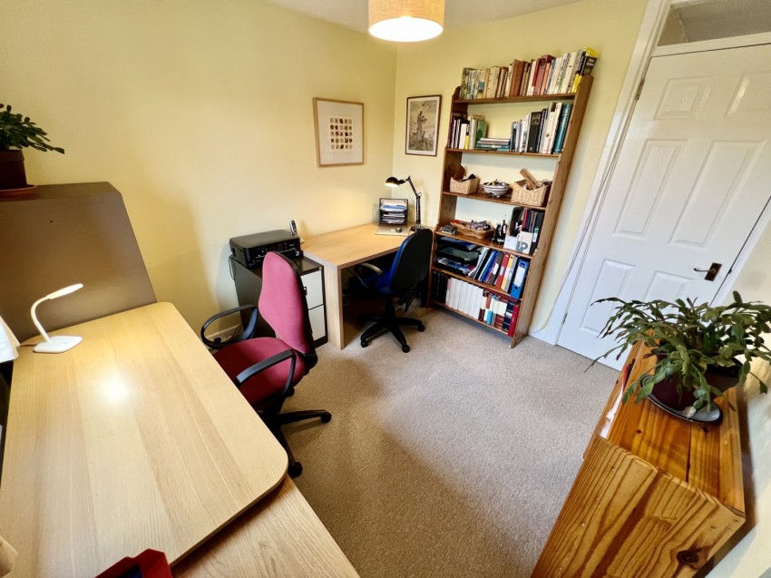 Images for 14 Station Rise, Lochwinnoch