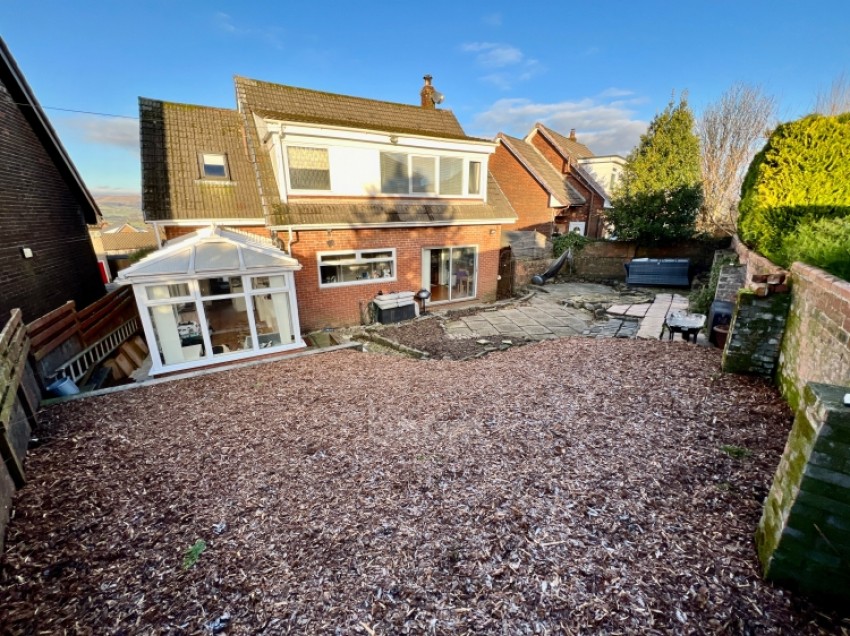 Images for 103 Lomond Crescent, Beith, Ayrshire, KA15 2EB, UK