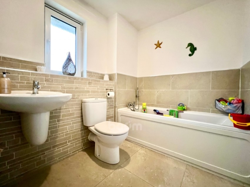 Images for 11 McKelvie Crescent, Barrhead, Glasgow, Lanarkshire, G78 1LY, UK