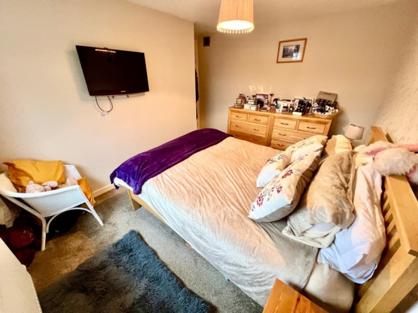 Images for 32 Gladstone Avenue, Johnstone, Renfrewshire, PA5 0RD, UK