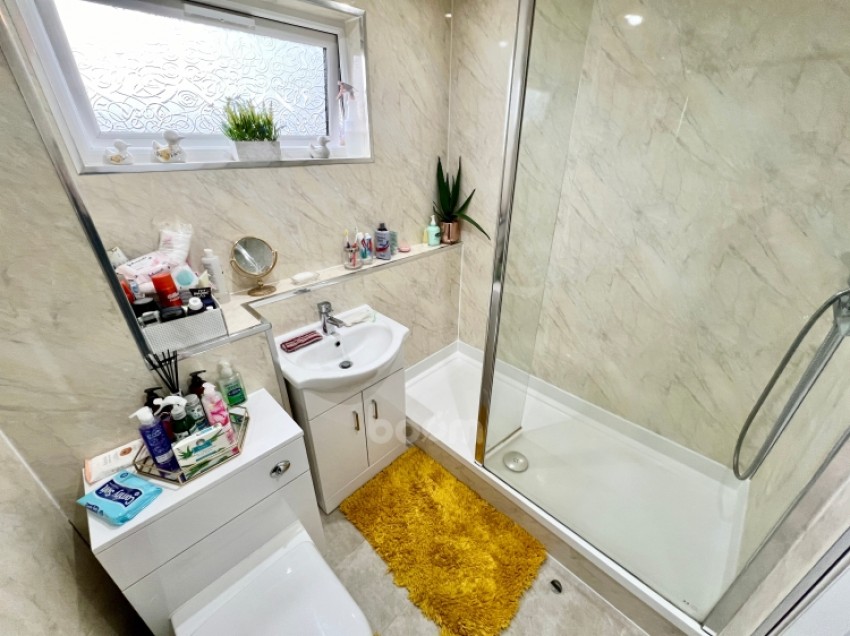 Images for 32 Gladstone Avenue, Johnstone, Renfrewshire, PA5 0RD, UK