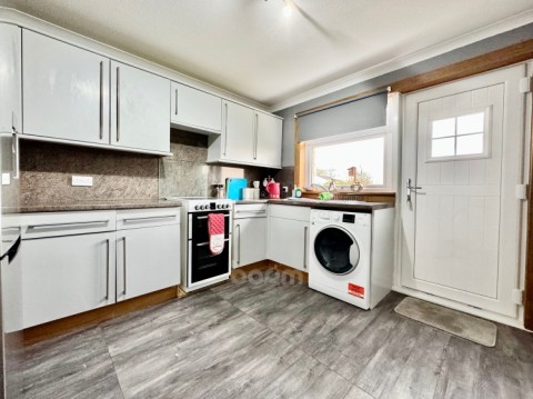View Full Details for 91 Sempill Avenue, Erskine, Renfrewshire, PA8 6DG, UK