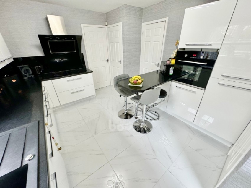 Images for 3 King George Park Avenue, Renfrew, Renfrewshire, PA4 0AP, UK