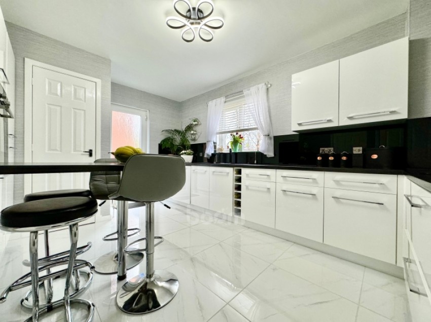 Images for 3 King George Park Avenue, Renfrew, Renfrewshire, PA4 0AP, UK
