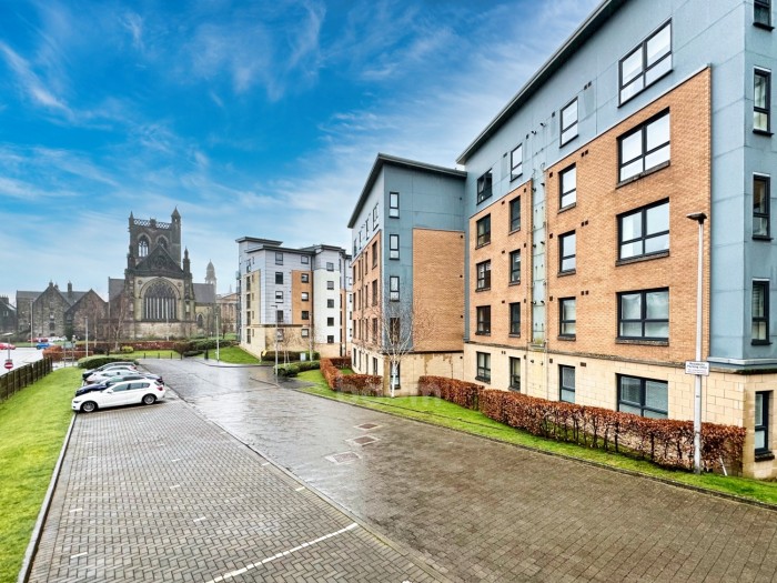 View Full Details for 4 (Flat 3/2) Abbey Place, Paisley - EAID:1234, BID:1234