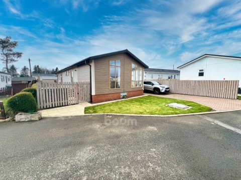 View Full Details for 24 Heather Bank Park, Neilston, Glasgow, G78 3AT, UK