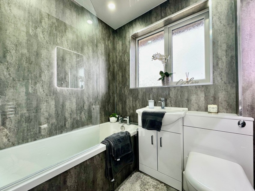Images for 23 Flures Avenue, Erskine