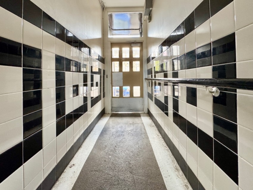 Images for Flat 2/2 30 McKerrell Street, Paisley, Renfrewshire, PA1 1NW, UK