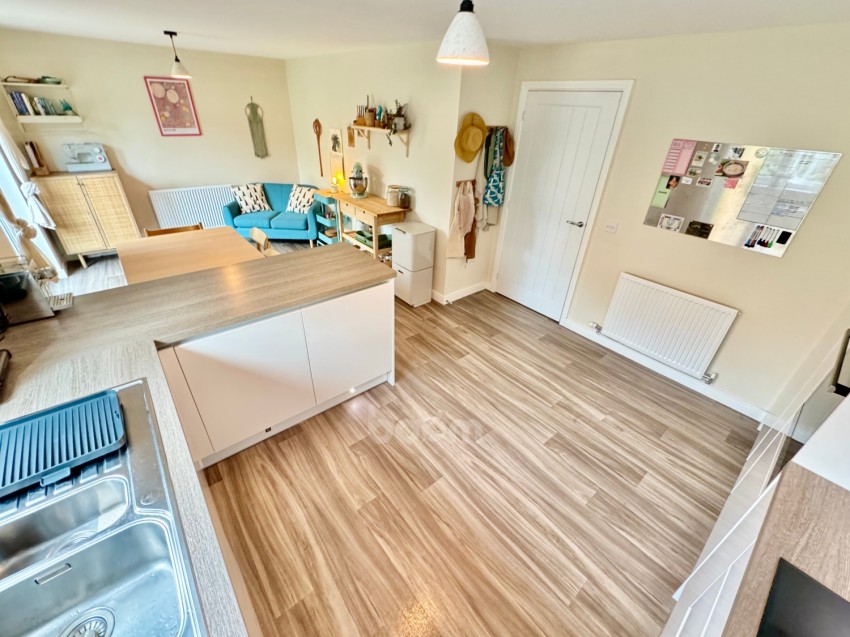 Images for 18 Gebbie Way, Neilston