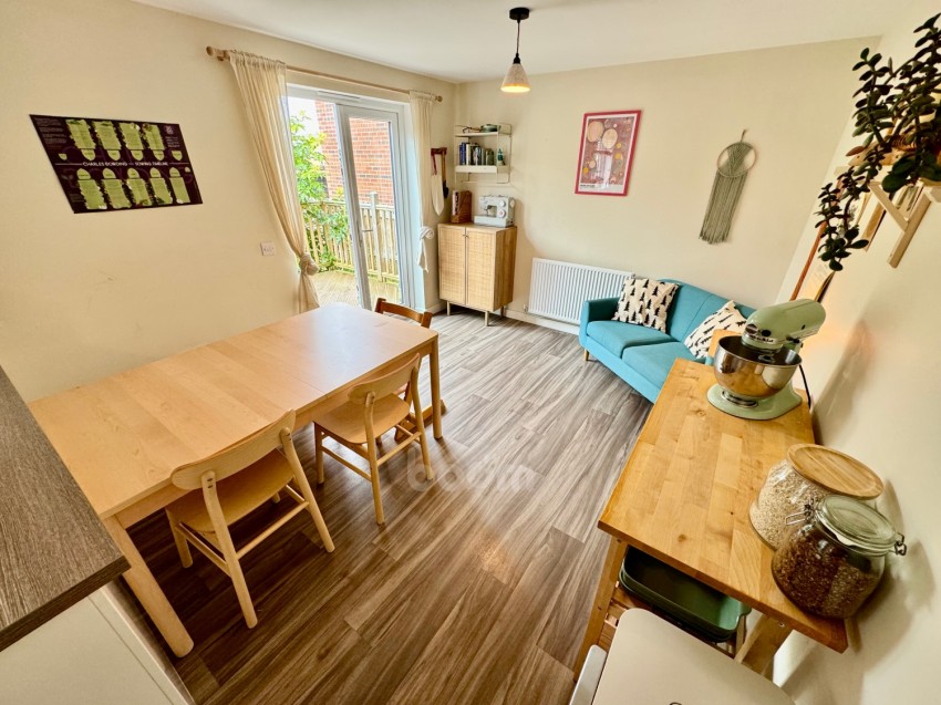 Images for 18 Gebbie Way, Neilston