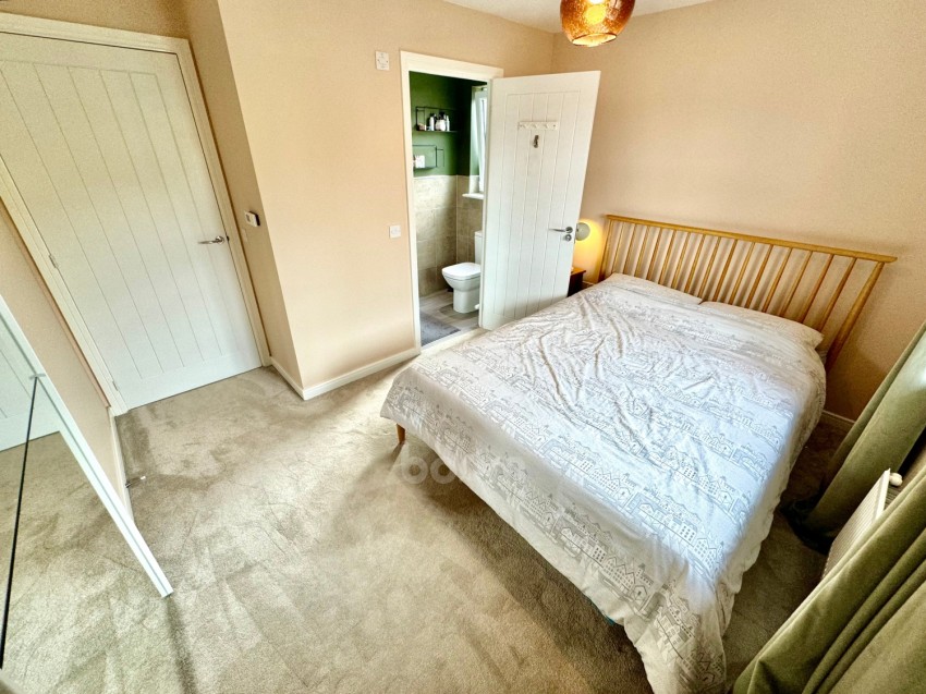 Images for 18 Gebbie Way, Neilston