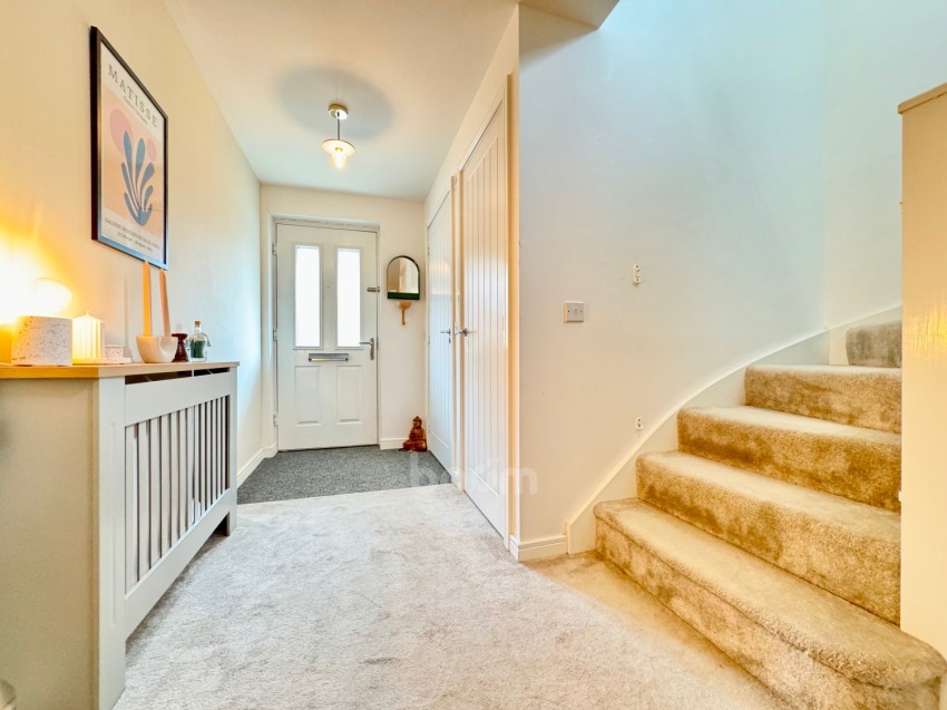 Images for 18 Gebbie Way, Neilston