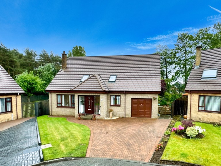 View Full Details for 5 Kirkstyle Court, Girdle Toll, Irvine
