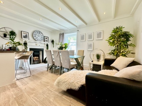 View Full Details for 14c Low Barholm, Kilbarchan, Johnstone, Renfrewshire, PA10 2ET, UK