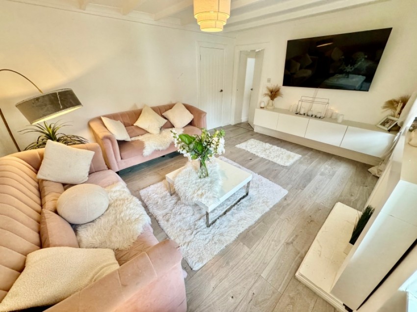 Images for 14c Low Barholm, Kilbarchan, Johnstone, Renfrewshire, PA10 2ET, UK