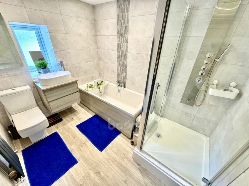 Images for 14c Low Barholm, Kilbarchan, Johnstone, Renfrewshire, PA10 2ET, UK