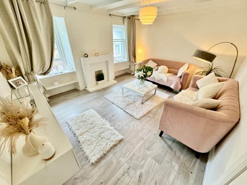 Images for 14c Low Barholm, Kilbarchan, Johnstone, Renfrewshire, PA10 2ET, UK