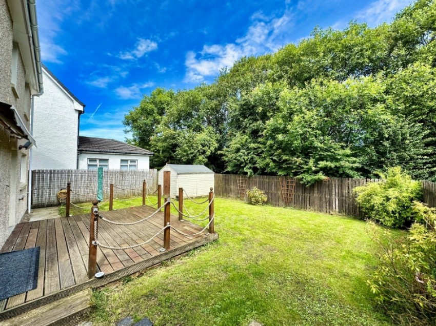 Images for 38 Ladeside Gardens, Kilbirnie, Ayrshire, KA25 7EA, UK