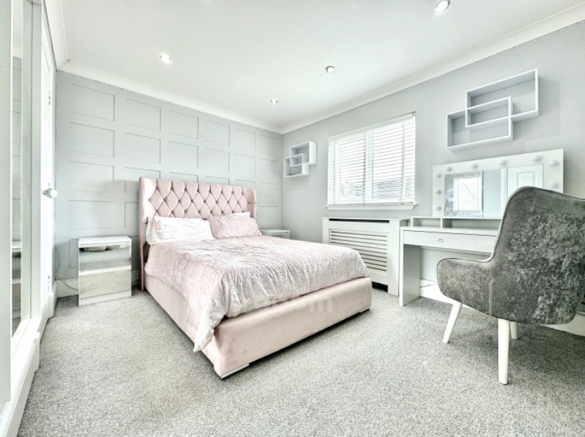 Images for 26 Ladeside Gardens, Kilbirnie, Ayrshire, KA25 7EA, UK