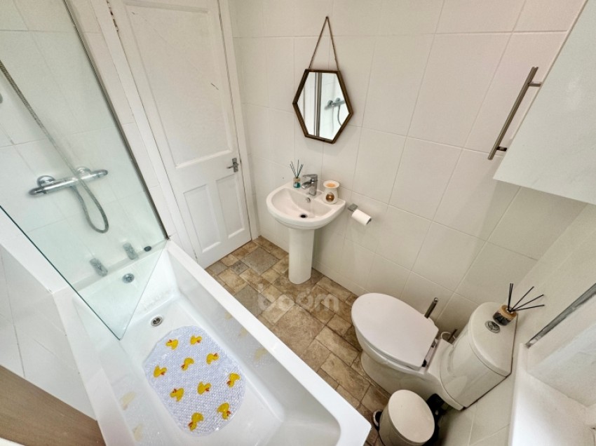 Images for 6 Allands Avenue, Inchinnan, Renfrew, Renfrewshire, PA4 9LG, UK