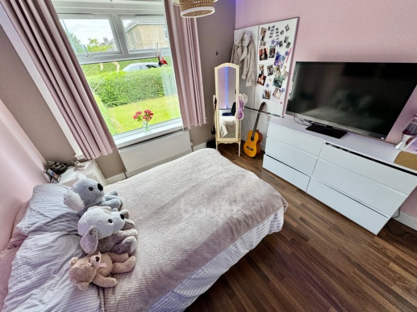 Images for 6 Allands Avenue, Inchinnan, Renfrew, Renfrewshire, PA4 9LG, UK