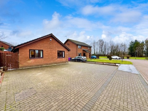 View Full Details for 11 Spiers Avenue, Beith