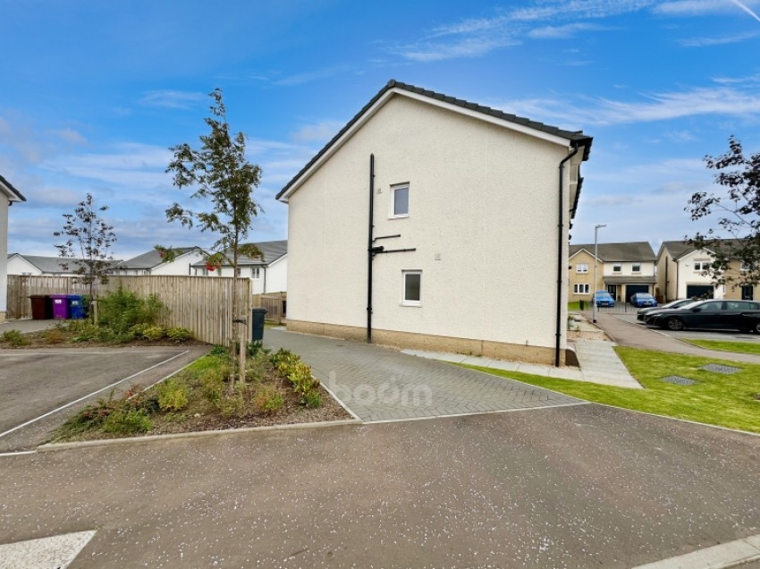 Images for 42 Silver Arrow Gardens, Kilwinning, Ayrshire, KA13 7ET, UK