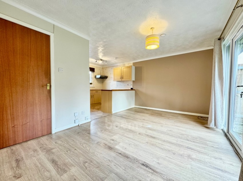 Images for 9 Loudon Gardens, Johnstone, Renfrewshire, PA5 8HB, UK