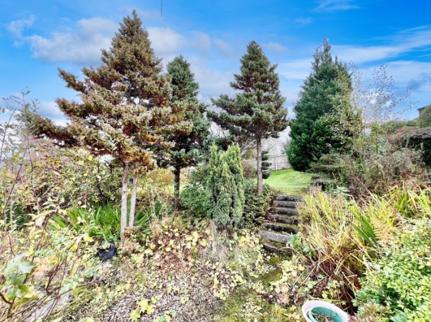 Images for 27 Stonefield Avenue, Paisley, Renfrewshire, PA2 7RN, UK