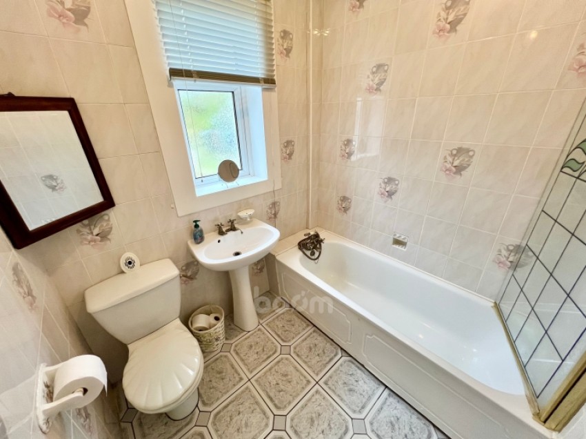 Images for 27 Stonefield Avenue, Paisley, Renfrewshire, PA2 7RN, UK