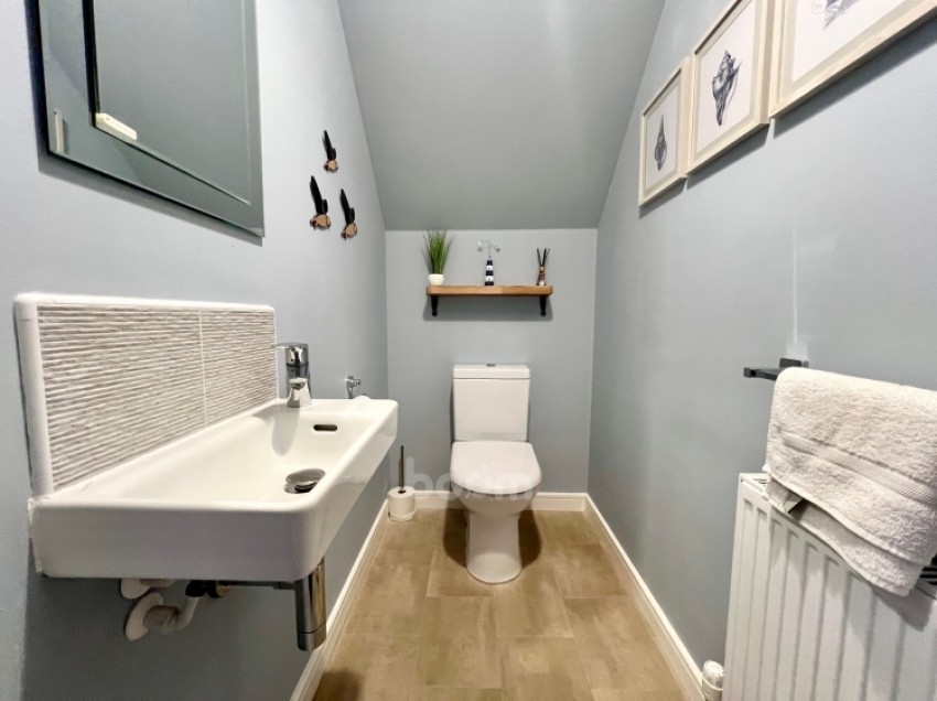 Images for 25 Midton Circle, Howwood, Johnstone, Renfrewshire, PA9 1ED, UK