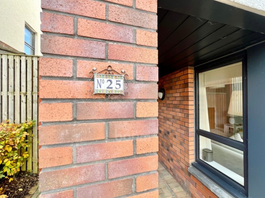 Images for 25 Midton Circle, Howwood, Johnstone, Renfrewshire, PA9 1ED, UK