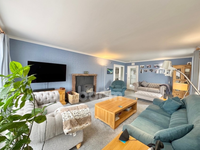 Images for 28 Main Road, Gateside, Beith, Ayrshire, KA15 2LF, UK