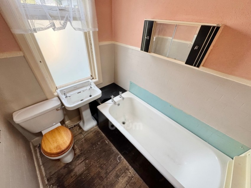 Images for Woodlands West Gates Avenue, Gates Road, Lochwinnoch, Renfrewshire, PA12 4HG, UK