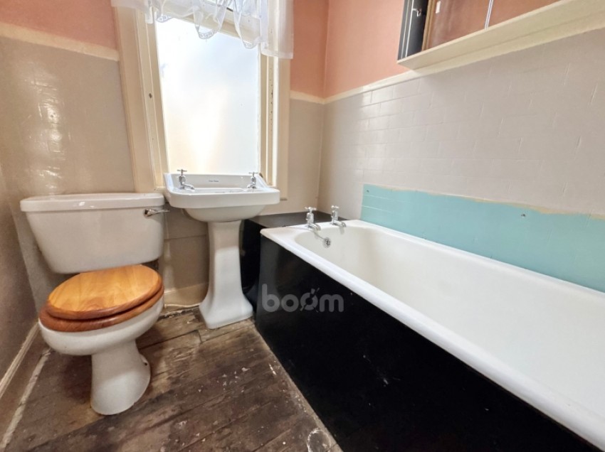 Images for Woodlands West Gates Avenue, Gates Road, Lochwinnoch, Renfrewshire, PA12 4HG, UK