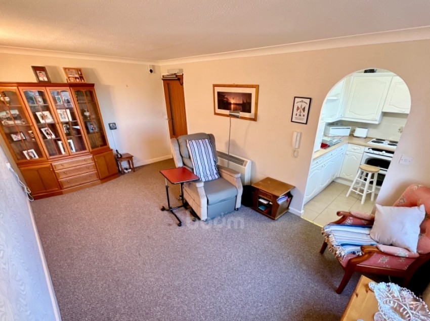 Images for Flat 40 Homeshaw House, 27 Broomhill Gardens, Newton Mearns, Glasgow, G77 5HP, UK